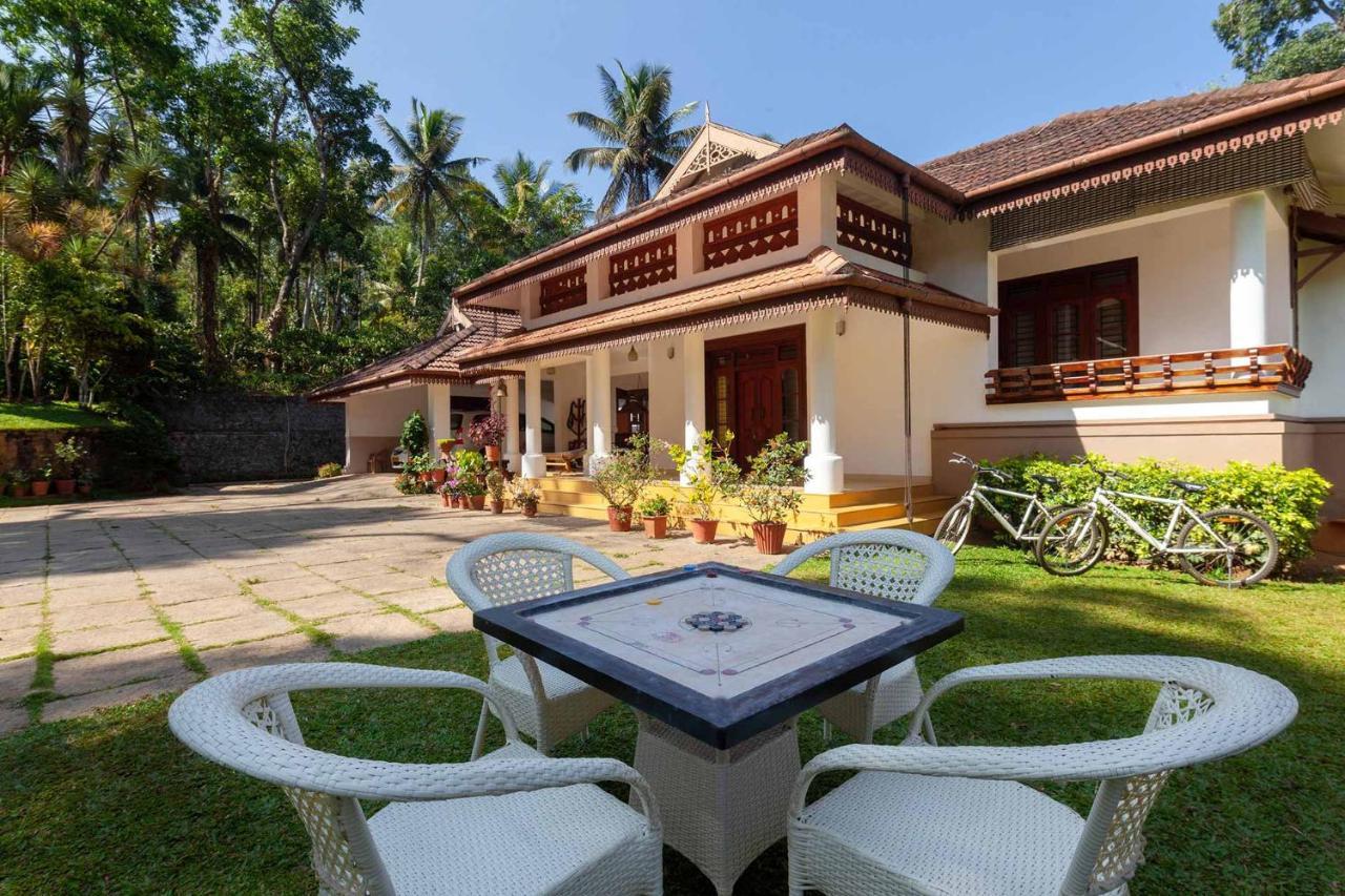 Crystal Homestay By Veo - Part Of Stayvista Madikeri Exteriör bild